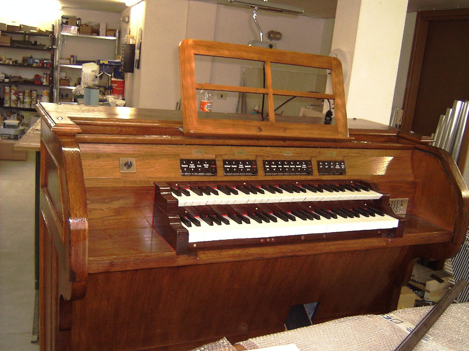 Electric pipe organ