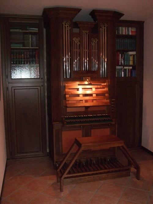 House pipe organ