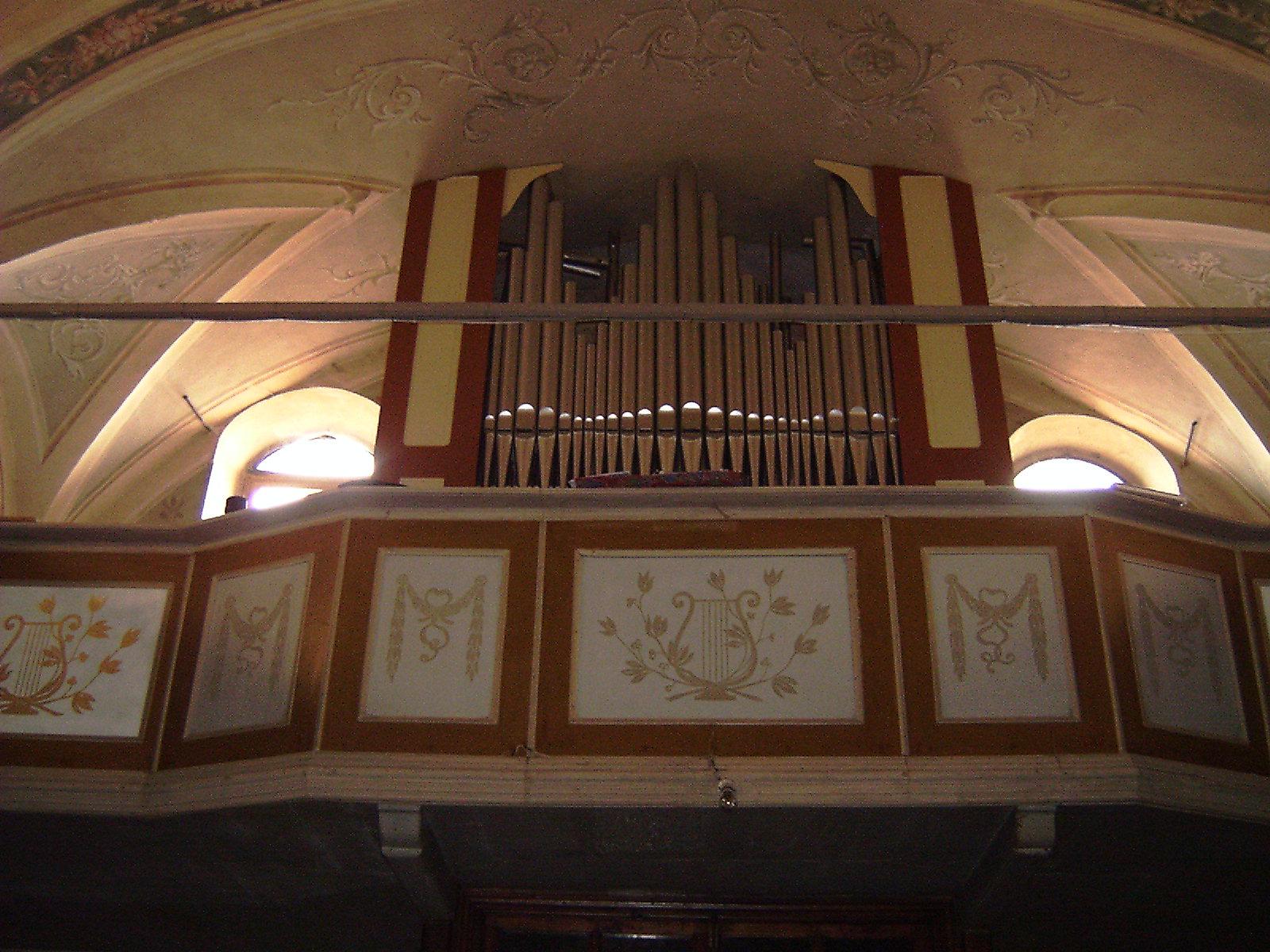 Pipe organ restoration